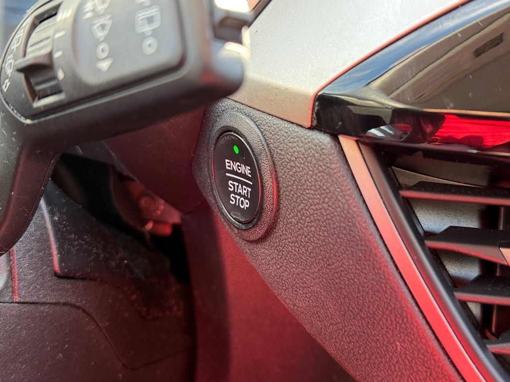 Used 2022 Ford Escape SE FWD image 24