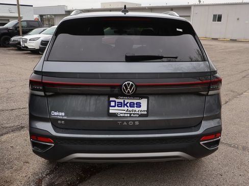 Used 2025 Volkswagen Taos SE FWD image 7
