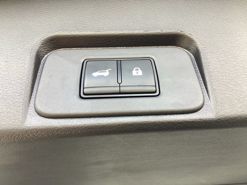 Used 2024 Nissan Rogue SL AWD/4WD image 13