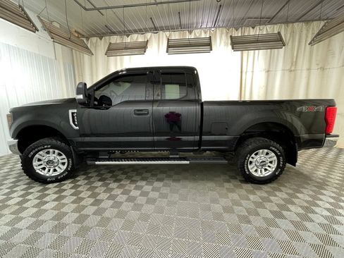 Used 2018 Ford F250 XLT w/ XLT Value Package AWD/4WD image 14