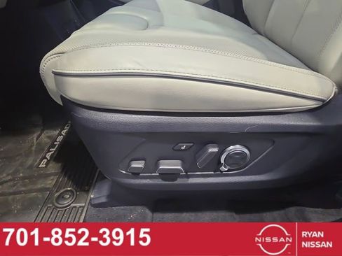 Used 2023 Hyundai Palisade Calligraphy image 36