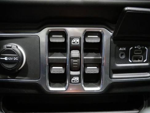 Used 2023 Jeep Wrangler Unlimited w/ Sun & Screen Package AWD/4WD image 22