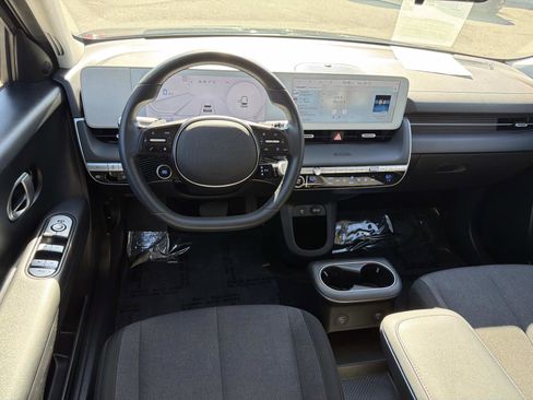 Used 2024 Hyundai Ioniq 5 SE image 8