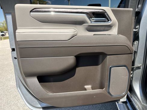 Used 2024 Chevrolet Silverado 3500 LTZ w/ LTZ Premium Package image 16