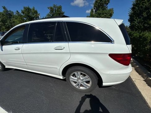 Used 2008 Mercedes-Benz R 350 4MATIC image 2