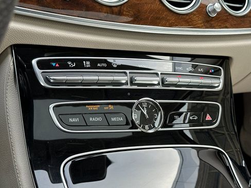 Used 2018 Mercedes-Benz E 300 4MATIC image 19