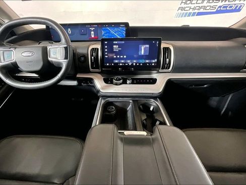 Certified 2025 Ford Expedition Active AWD/4WD image 11