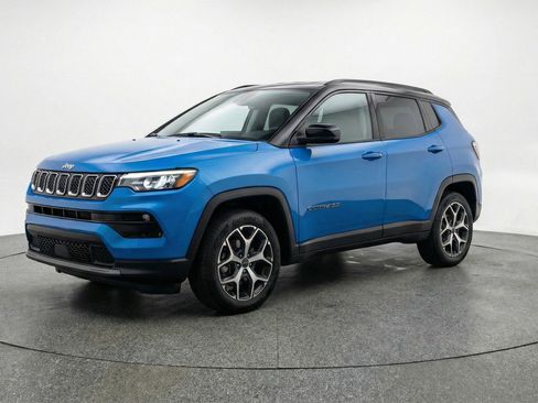 Used 2025 Jeep Compass Limited AWD/4WD image 3