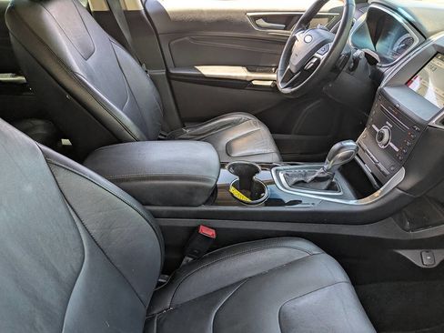 Used 2016 Ford Edge Titanium image 12