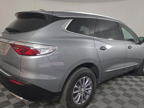 Used 2024 Buick Enclave Premium image 4