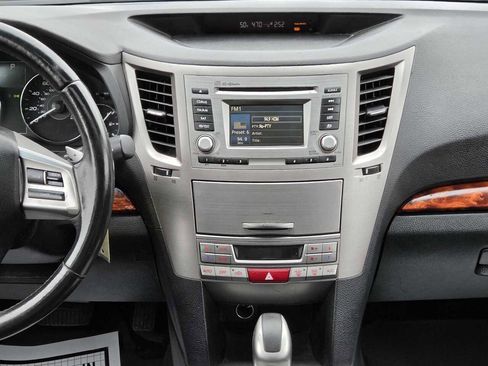 Used 2012 Subaru Outback 2.5i Limited image 17