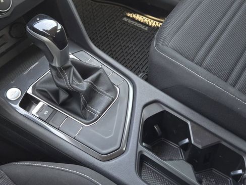 Used 2022 Volkswagen Tiguan S image 15