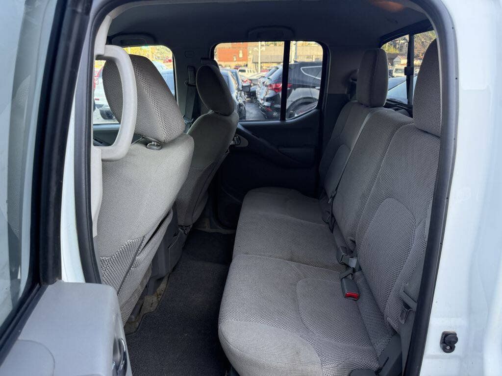 Used 2017 Nissan Frontier SV w/ SV Value Truck Package RWD image 27