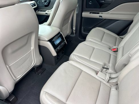 Certified 2021 Lincoln Aviator Reserve w/ Equipment Group 201A AWD/4WD image 11