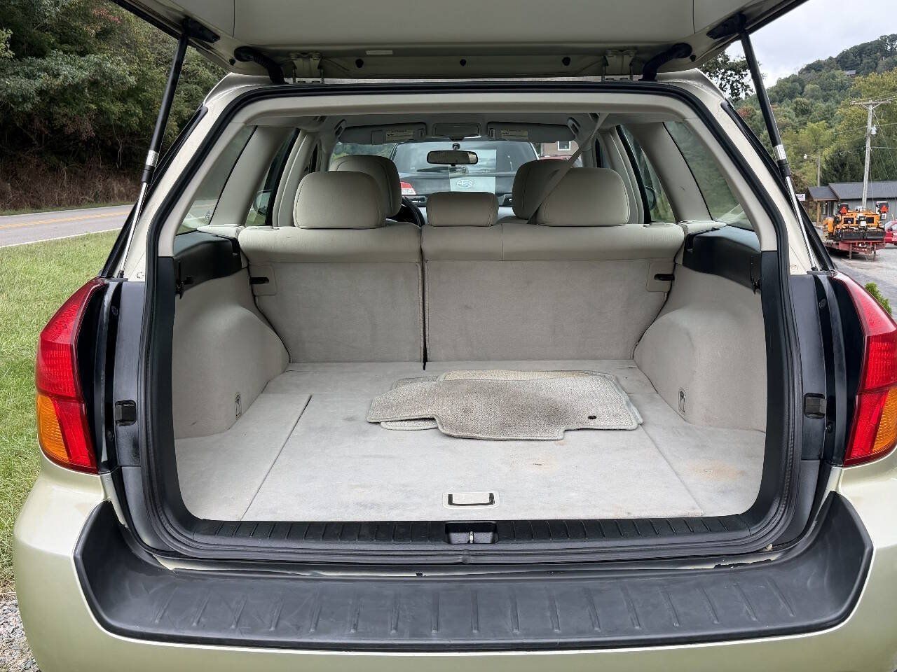 Used 2007 Subaru Outback 2.5i AWD/4WD image 6