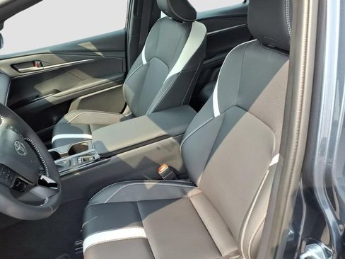 Used 2026 Toyota Camry SE FWD image 16