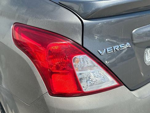 Used 2016 Nissan Versa SV image 7