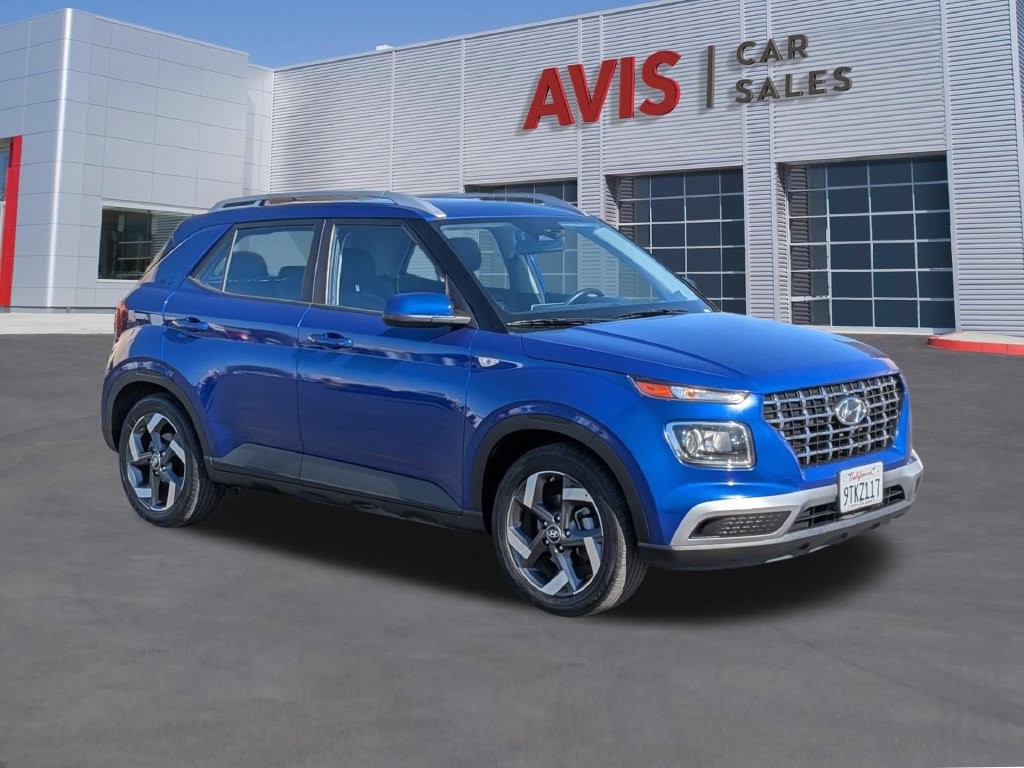 Used 2025 Hyundai Venue SEL FWD image 3