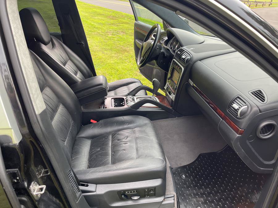 Used 2005 Porsche Cayenne Turbo AWD/4WD image 33
