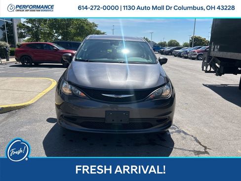 Used 2023 Chrysler Voyager LX FWD image 9