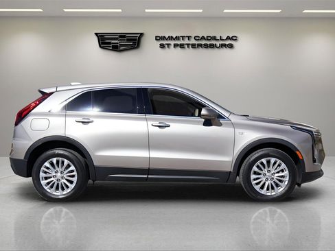 Used 2024 Cadillac XT4 Luxury w/ Cold Weather Package image 6
