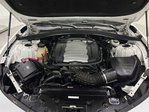 Used 2018 Chevrolet Camaro SS RWD image 26