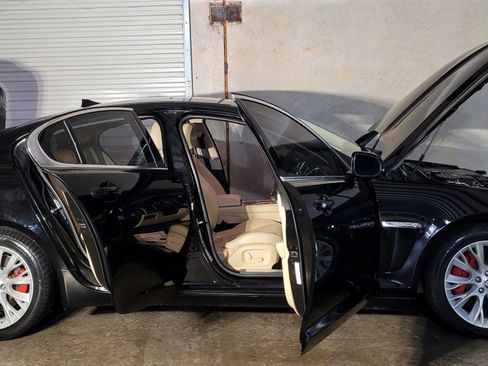 Used 2013 Jaguar XF 3.0 image 13