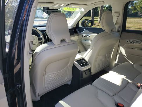 Certified 2025 Volvo XC90 T8 Plus w/ Protection Package Premier image 21