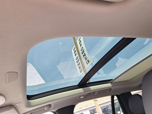 Used 2025 Volvo XC90 B6 Plus image 15