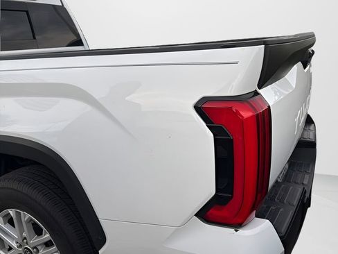 Used 2022 Toyota Tundra SR5 w/ SR5 Premium Package RWD image 9