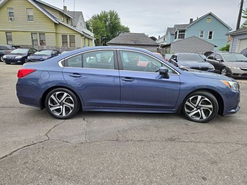 Used 2017 Subaru Legacy 2.5i Limited AWD/4WD image 3