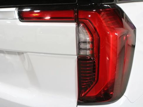 New 2026 GMC Yukon Denali w/ Advanced Technology Package AWD/4WD image 31