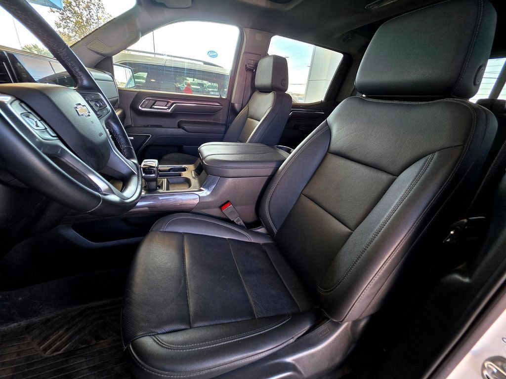 Used 2023 Chevrolet Silverado 1500 LTZ AWD/4WD image 19