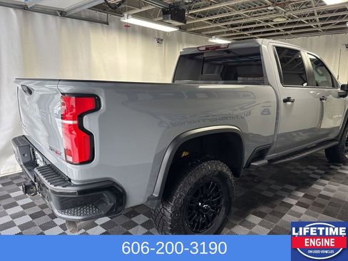Used 2024 Chevrolet Silverado 2500 ZR2 w/ Technology Package image 10