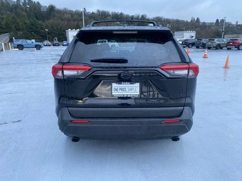Used 2024 Toyota RAV4 XLE Premium image 7