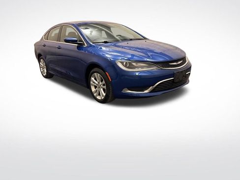 Used 2015 Chrysler 200 Limited FWD image 3