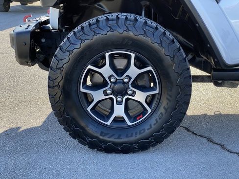 Used 2022 Jeep Wrangler Unlimited Rubicon w/ Steel Bumper Group image 32