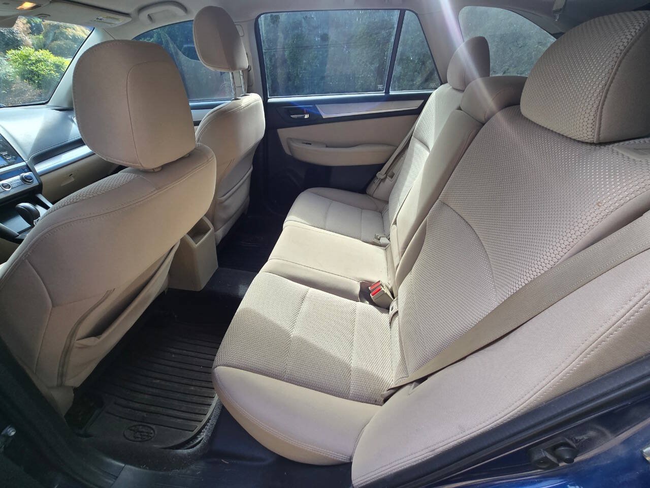 Used 2015 Subaru Outback 2.5i Premium AWD/4WD image 8
