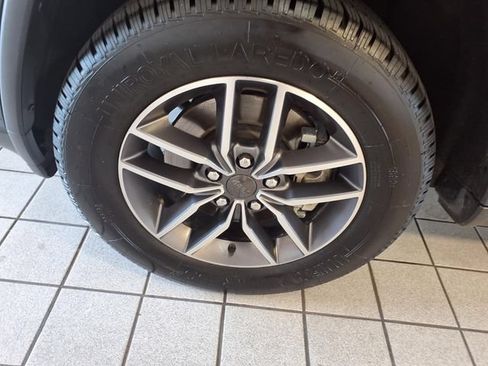 Used 2021 Jeep Grand Cherokee Limited AWD/4WD image 5