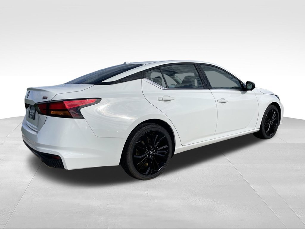 Used 2024 Nissan Altima 2.5 SR FWD image 4