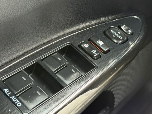 Used 2015 Toyota Avalon XLE image 26