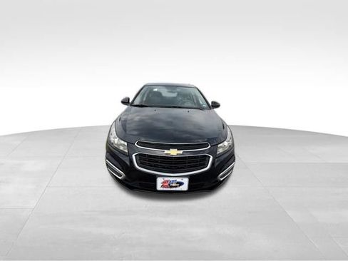 Used 2016 Chevrolet Cruze LT image 2