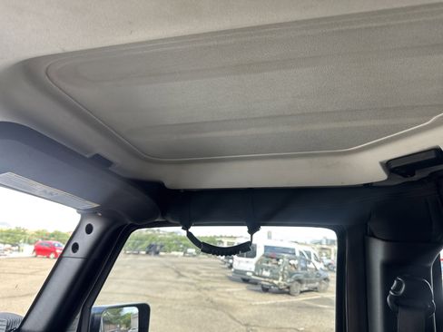 Used 2017 Jeep Wrangler Unlimited Sport w/ Connectivity Group AWD/4WD image 35