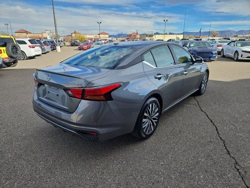 Used 2023 Nissan Altima 2.5 SV image 5
