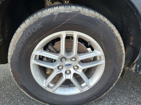 Used 2025 Ford Explorer Active image 14