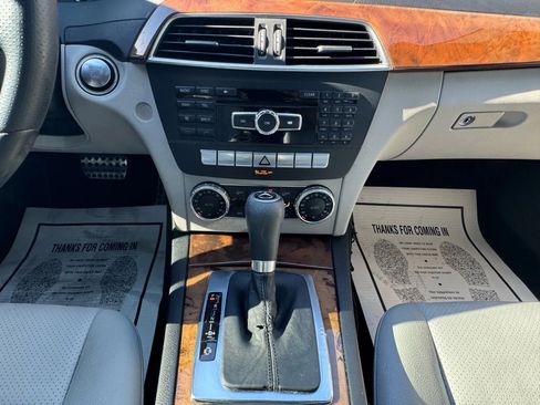 Used 2012 Mercedes-Benz C 250 Sedan image 27
