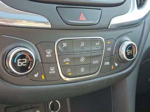 Used 2020 Chevrolet Equinox LT w/ Sport Edition AWD/4WD image 16