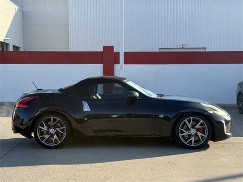 Used 2013 Nissan 370Z Touring w/ Sport Pkg image 3
