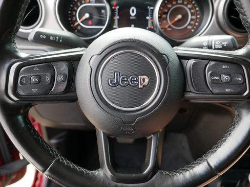Used 2021 Jeep Gladiator Sport AWD/4WD image 25
