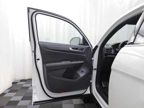 New 2026 Volkswagen Atlas Cross Sport SEL Premium R-Line image 4